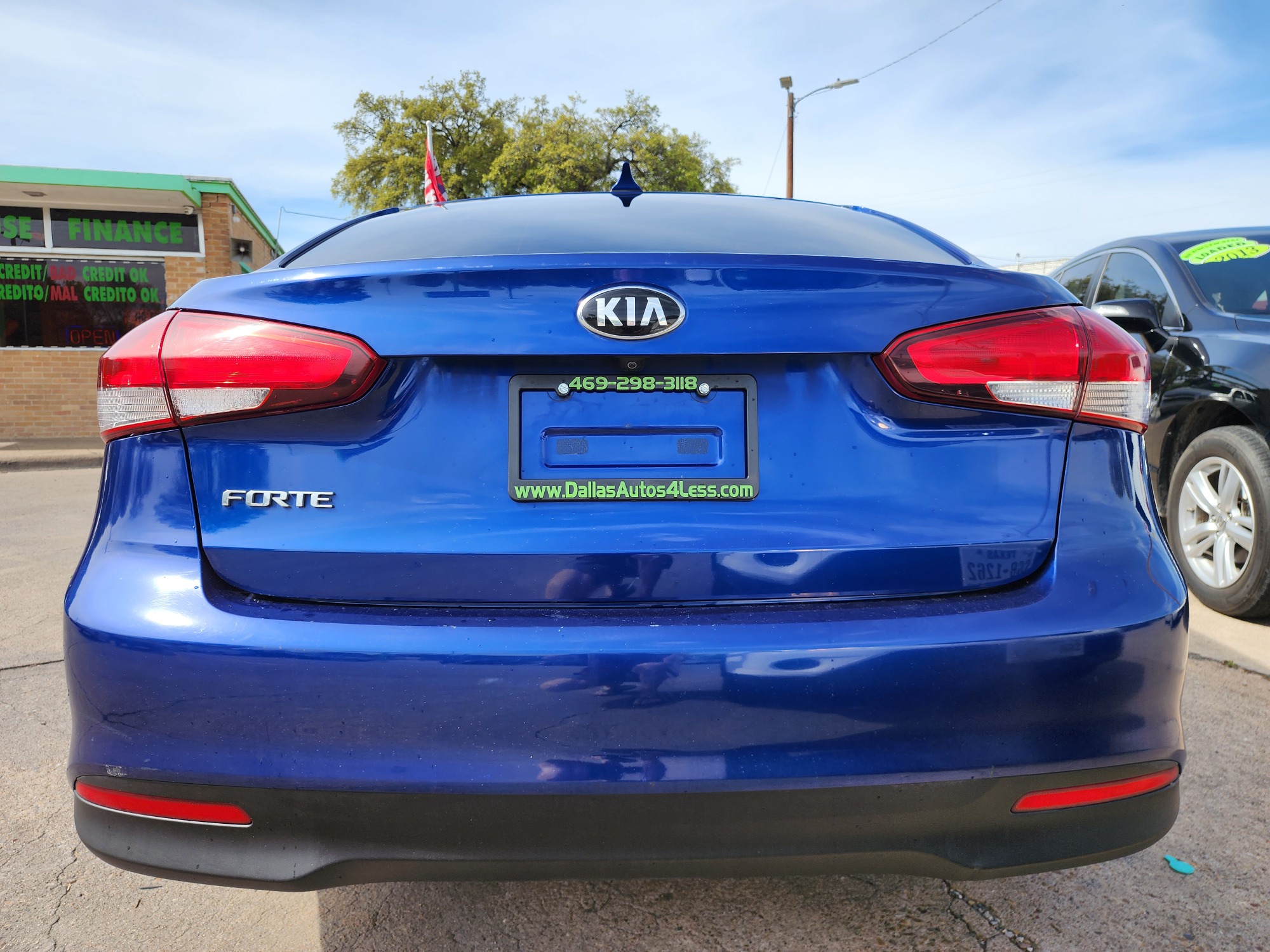 2017 Kia Forte LX (3KPFL4A72HE) with an 2.0L L4 DOHC 16V engine, 6A transmission, located at 2660 S.Garland Avenue, Garland, TX, 75041, (469) 298-3118, 32.885387, -96.656776 - Welcome to DallasAutos4Less, one of the Premier BUY HERE PAY HERE Dealers in the North Dallas Area. We specialize in financing to people with NO CREDIT or BAD CREDIT. We need proof of income, proof of residence, and a ID. Come buy your new car from us today!! This is a Very clean 2016 KIA FORTE L - Photo #4